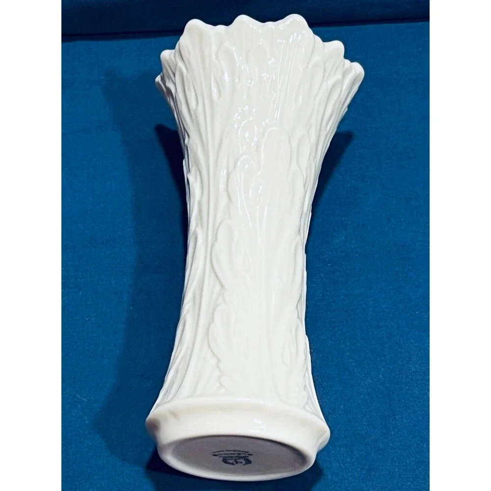 Vintage Lenox Woodland Vase Ivory Porcelain Acanthus Leaf Scalloped 6